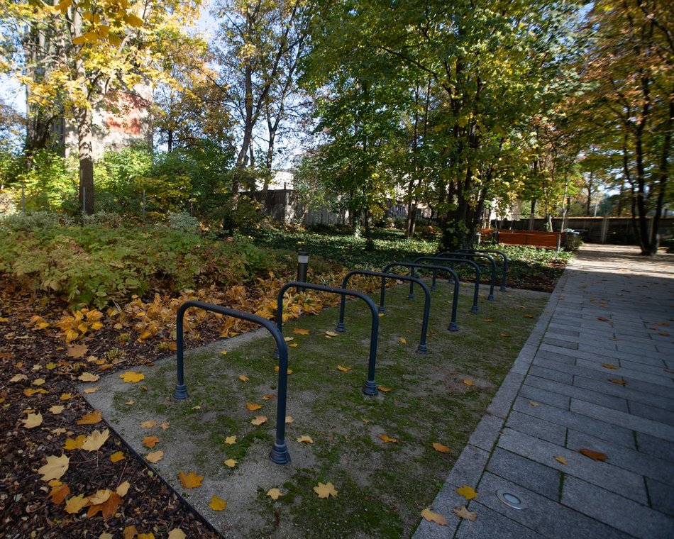 Rewitalizacja kamienica przy Sienkiewicza. Brama przenosi łodzian do zielonej oazy