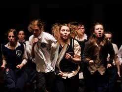 „Bękarty Bernadetty” w Teatrze Pinokio w Łodzi. Wstrząsająca historia z ośrodka sióstr boromeuszek