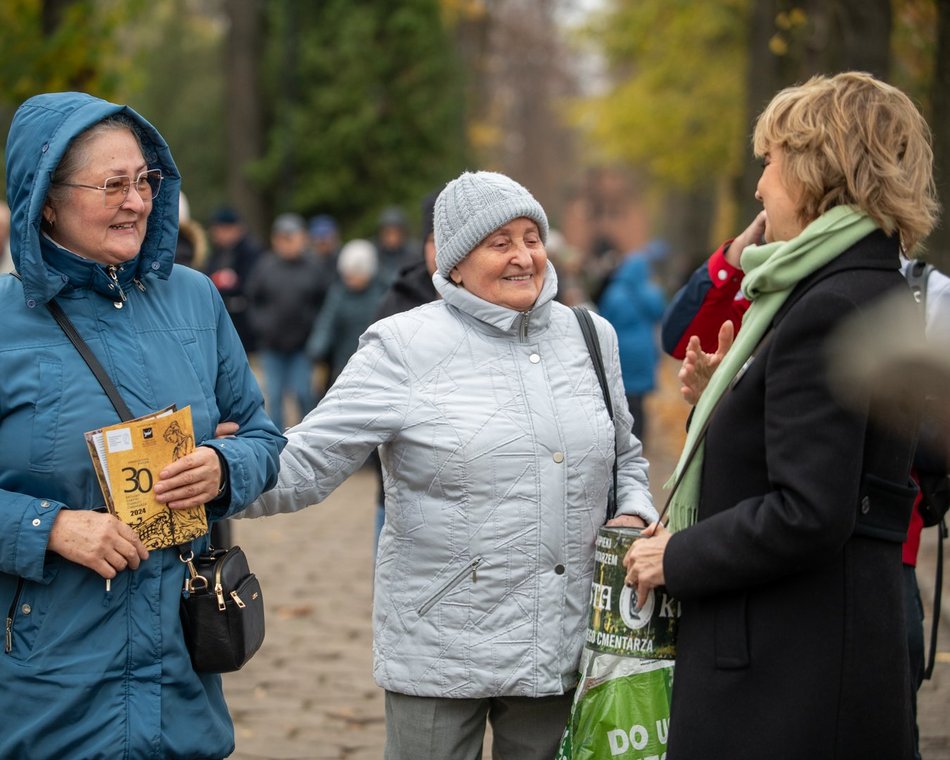 Trwa kwesta na Starym Cmentarzu w Łodzi