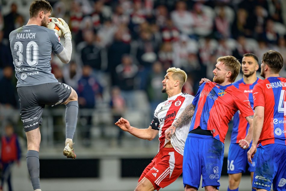 ŁKS Łódź wciąż bez wygranej w domu! Łodzianie uratowali punkt w końcówce