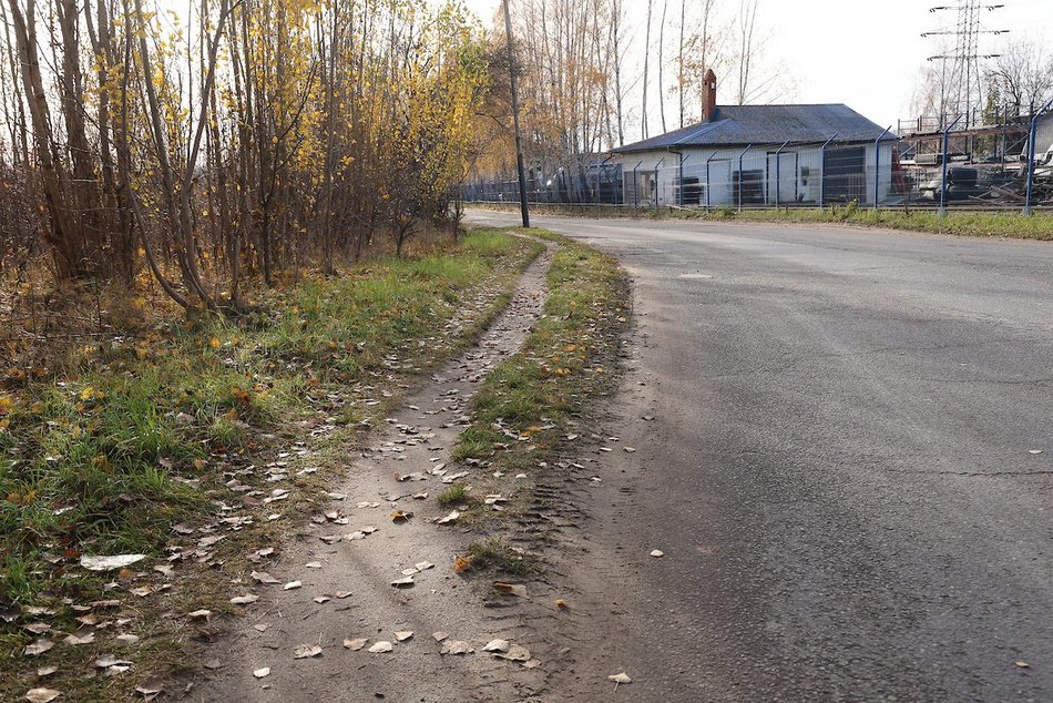 Łódź. Nowy chodnik na Lodowej w Łodzi. Ułatwi dojście do zakładów pracy