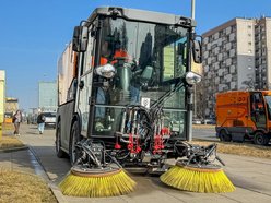 Łódź. Łódź sprząta na błysk po zimie! Pracownicy nie próżnują i porządkują ulice, parki, chodniki i nie tylko