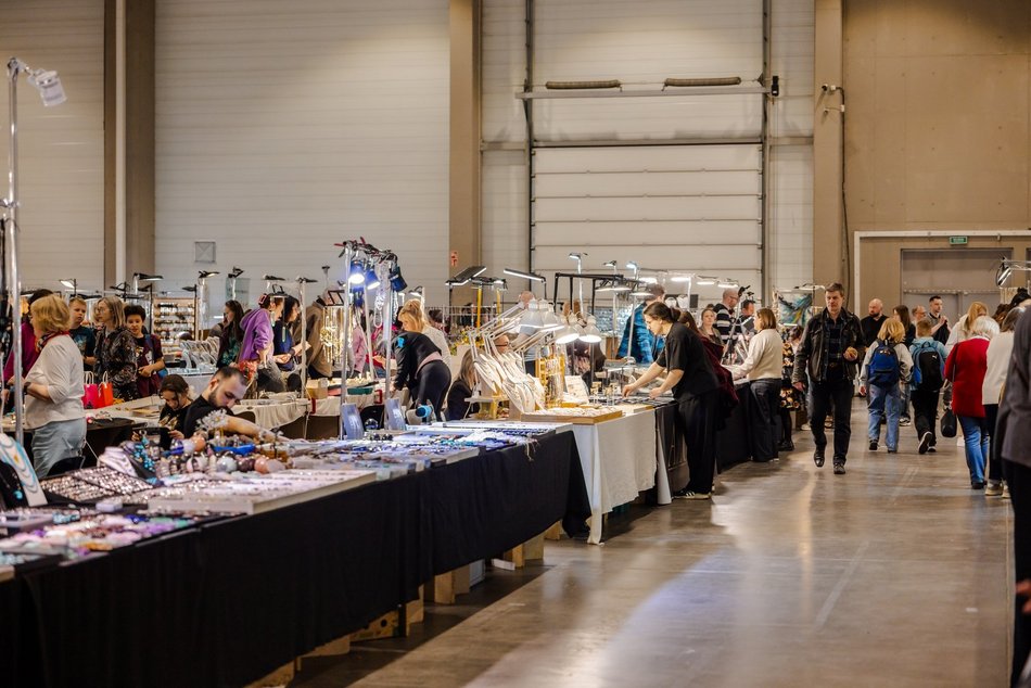 Łódź. Targi kamieni w hali Expo Łódź. Minerały, naturalna biżuteria, rękodzieło i... meteoryty!