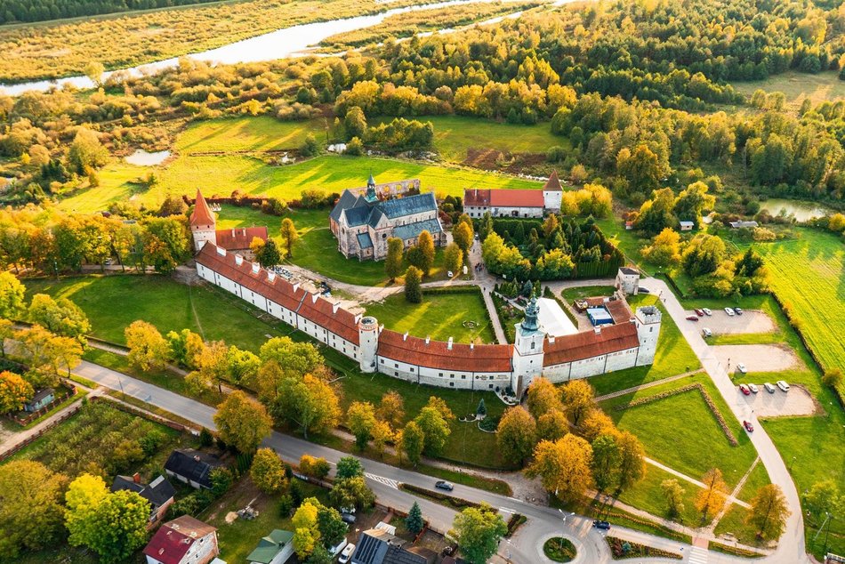 Hotele w zamkach, dworkach i pałacach w Łodzi i województwie łódzkim