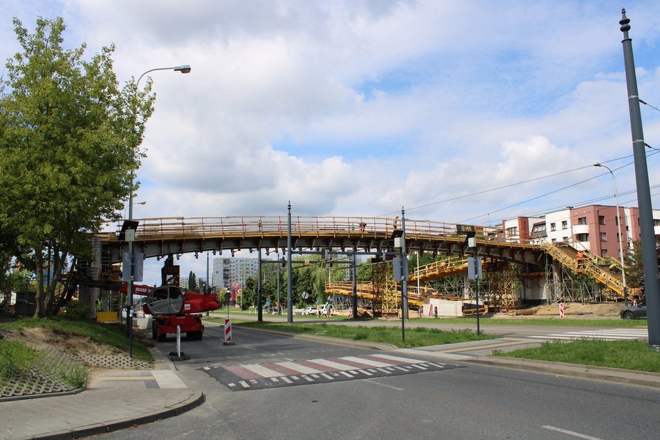 Łódź. Budowa kładek na Wyszyńskiego