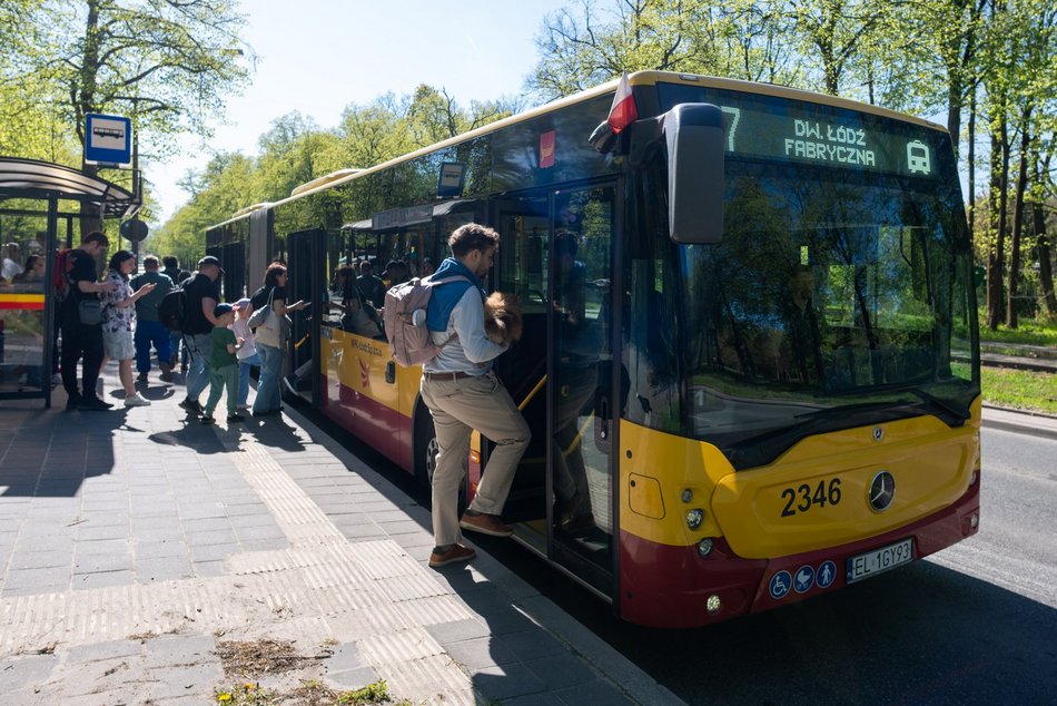 Łódź. Łódzkie Linie Turystyczne przyciągają tłumy. Kultowe pojazdy MPK Łódź znów hitem podróżnych!