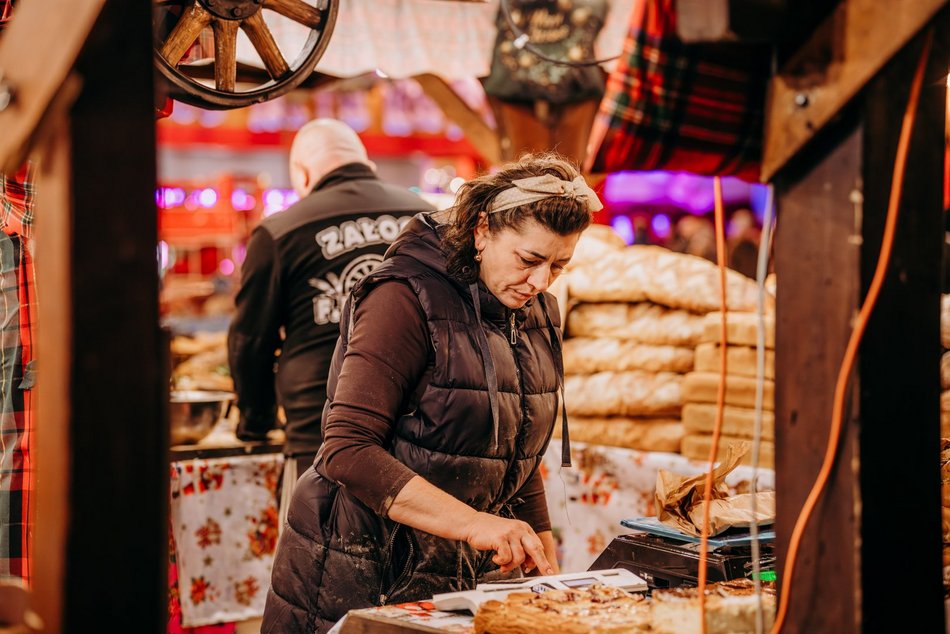 Łódź. Jarmark w Manufakturze w Łodzi tętni życiem. Tam poczujesz świąteczną atmosferę!