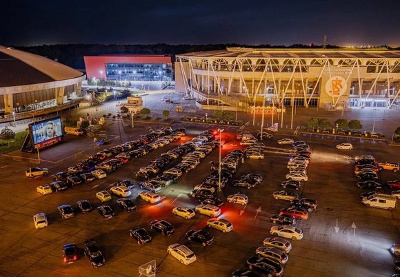 Ostatnia Motopolówka przed Atlas Areną w Łodzi. Zakończenie filmowego lata z "Amelią"