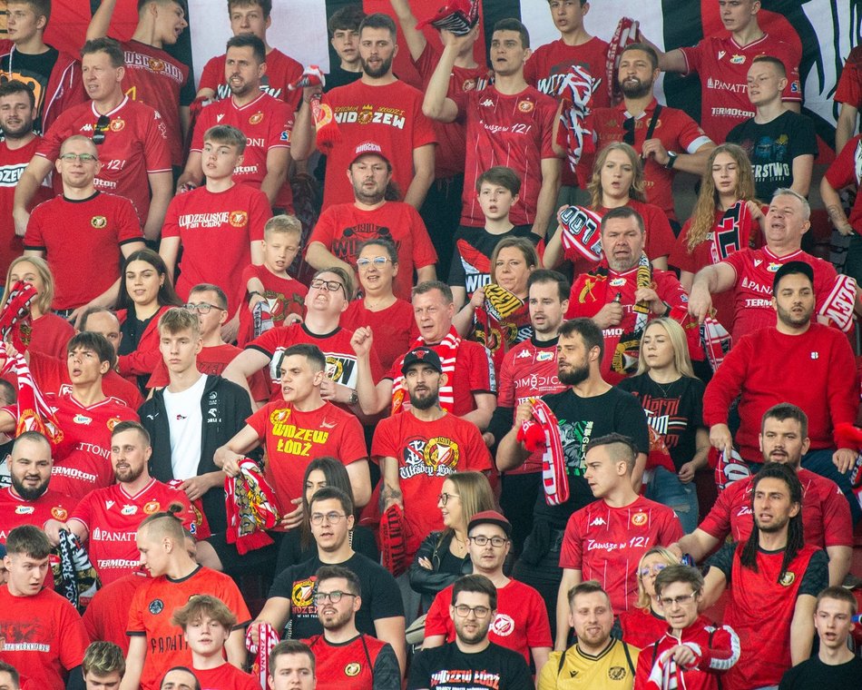 Kibice na meczu Widzewa Łódź z Koroną Kielce