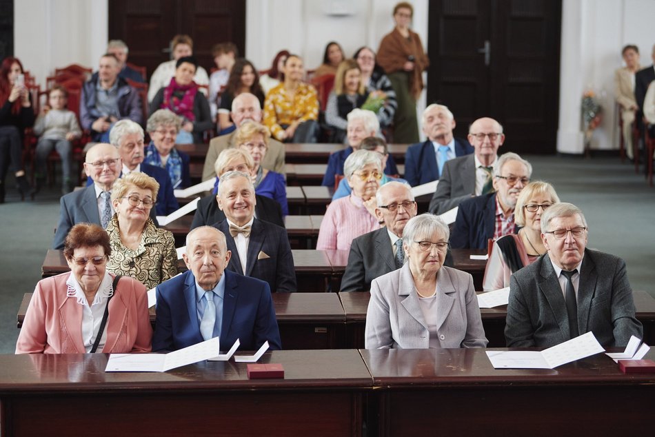 Uroczystość wręczenia medali z okazji długiego pożycia małżeńskiego