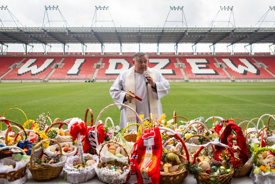 Łódź. Święcenie pokarmów w Sercu Łodzi. To już tradycja kibiców Widzewa Łódź