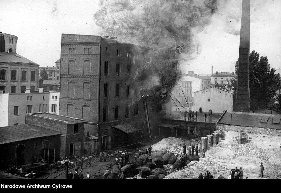 Pożary w przedwojennej Łodzi. Zobacz, jak dawniej wyglądały akcje gaśnicze.