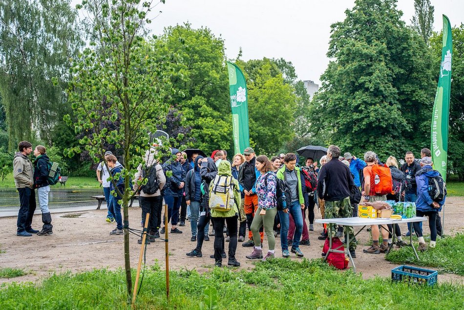 Łódź. Żadna wyprawa im nie straszna! Śmiałkowie wyruszyli na nocny spacer po Łodzi