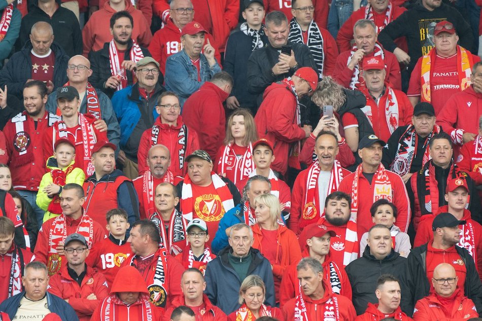 Łódź. Kibice na meczu Widzewa Łódź z Arką Gdynia. Byłeś/aś? Znajdź się w galerii!