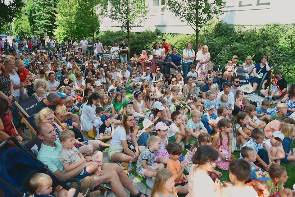 Łódź. Baśniowa Piotrkowska w Łodzi. Magiczny teatr zachwycił najmłodszych widzów