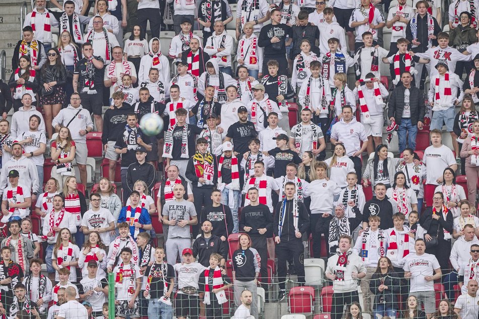 Kibice ŁKS Łódź na meczu z Radomiakiem Radom