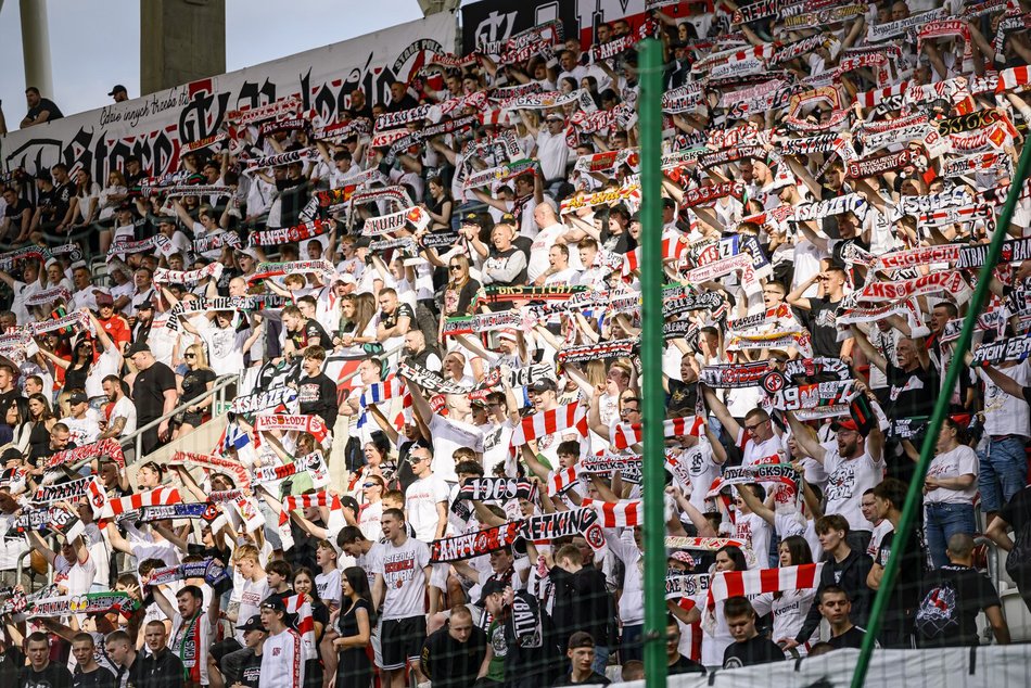 Kibice na meczu ŁKS Łódź z GKS Tychy. Odnajdź się w naszej galerii