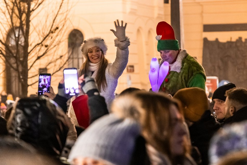 Tłumy na otwarciu Jarmarku Bożonarodzeniowego w Łodzi. Byłeś/aś? Znajdź się na zdjęciach!