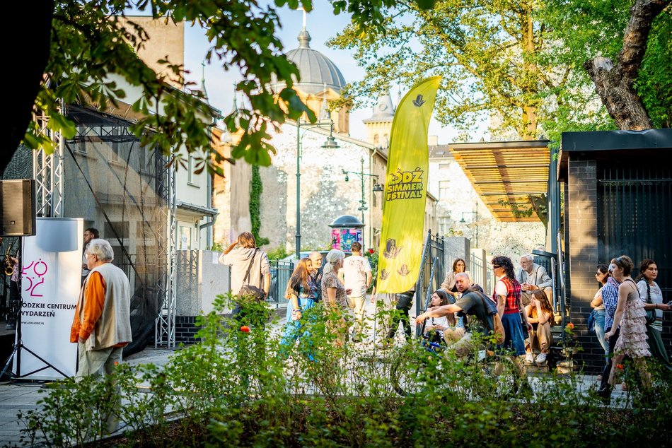 Łódź. Jazzowe Wtorki w Łodzi. Youth Jazz Band wystąpił w Pasażu Róży