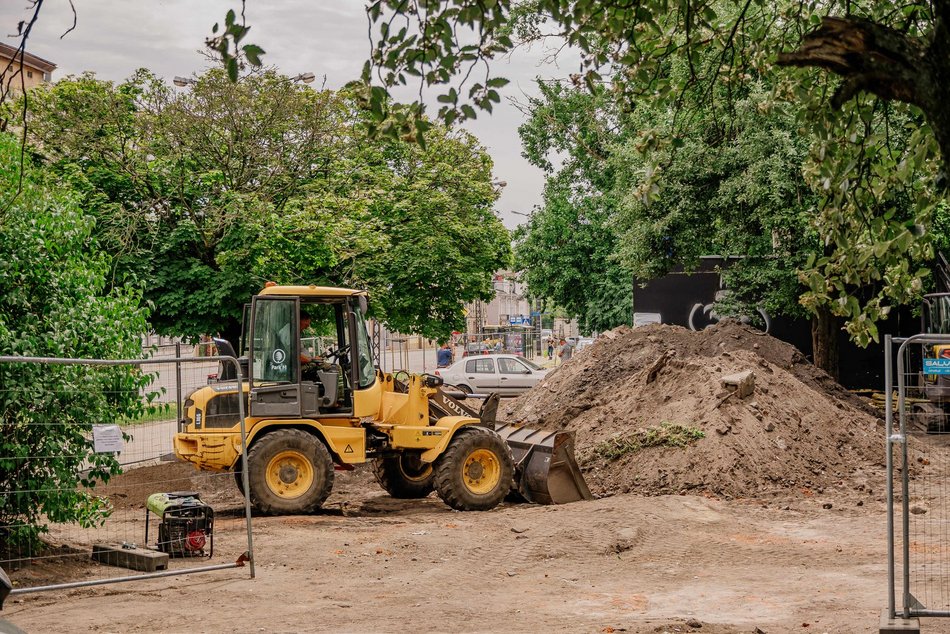 Łódź. Kilińskiego w Łodzi zmienia się na naszych oczach. Będą nowe drzewa, krzewy i świeża trawa