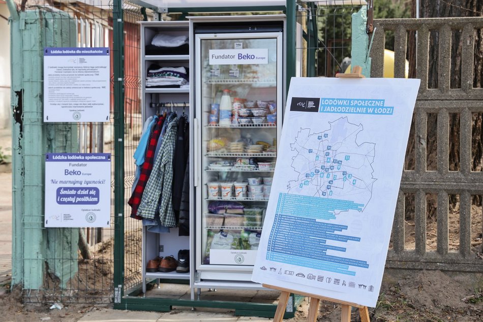 Nowa lodówka społeczna w Łodzi. To już 27 urządzenie w mieście. Gdzie?