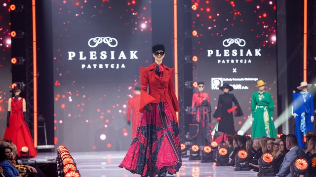 Moda i pomaganie w klubie Wytwórnia w Łodzi. Zobacz zdjęcia z gali „poMocni w Modzie by Plesiak”