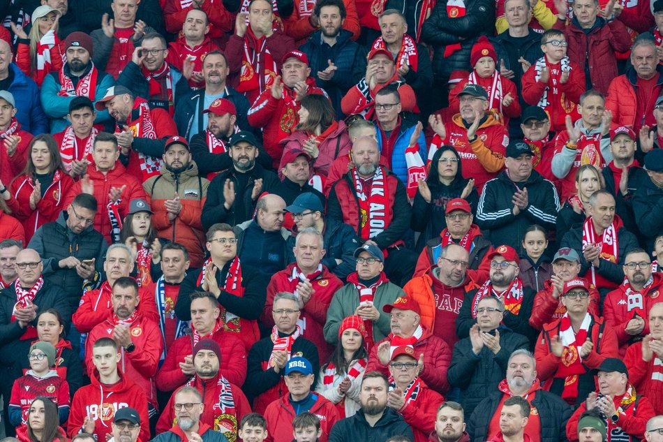 Łódź. Kibice na meczu Widzewa Łódź z Górnikiem Zabrze. Byłeś/aś? Znajdź się w galerii!