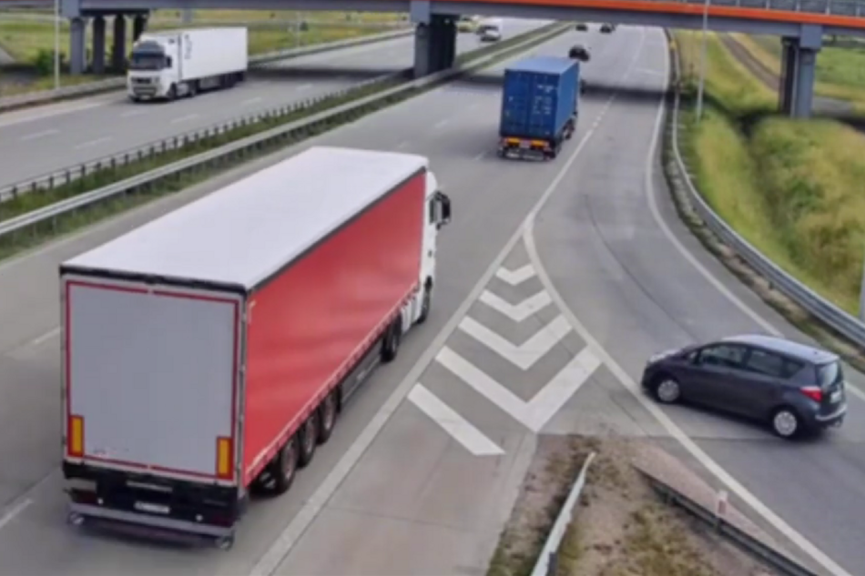 Łódź. Jechała pod prąd na autostradzie A1. Podróż do Łodzi, mogła skończyć się w Katowicach