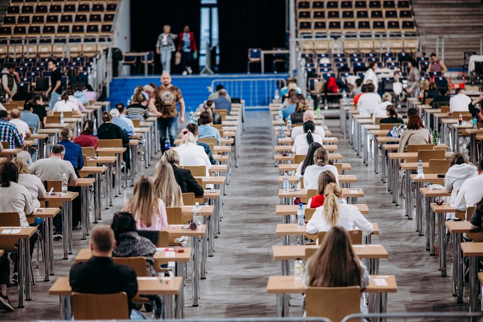 Łódź. Atlas Arena największą salą egzaminacyjną w Polsce! Medycy sprawdzają swoją wiedzę