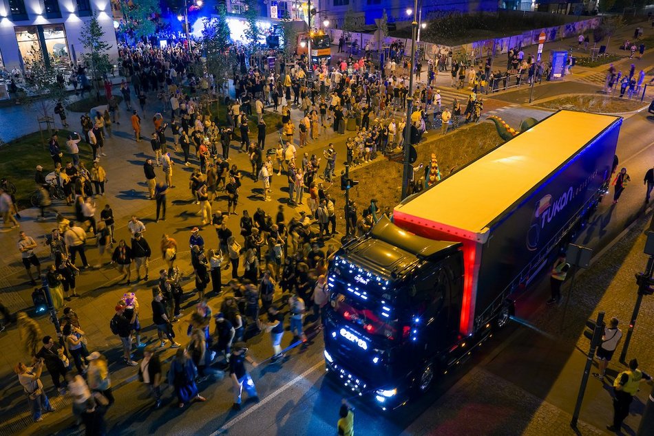 Łódź. To dopiero widok! Największy pochód w historii Parady Wolności w Łodzi z lotu ptaka!