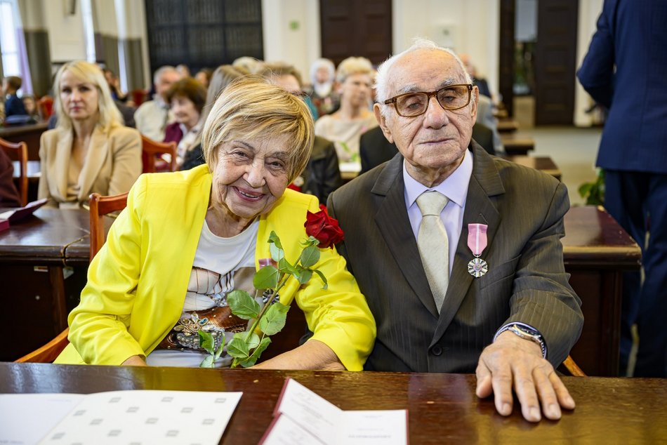Łódź. Medale za długoletnie pożycie małżeńskie. To się nazywa wielka miłość!