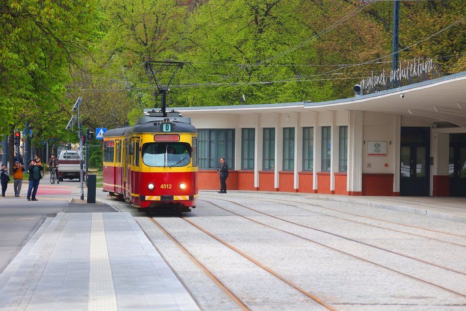 Łódzkie Linie Turystyczne już na trasach! Tak Łodzianie zwiedzają Łódź