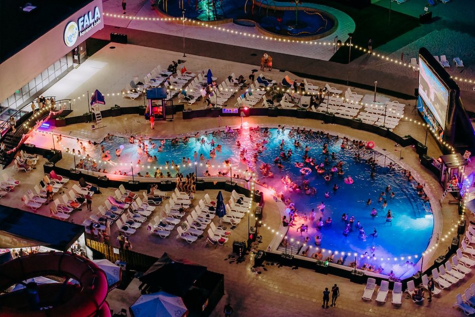 Łódź. Pink Party w Aquaparku Fala. To najbardziej różowa impreza w Łodzi