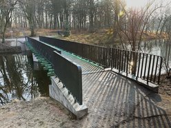 Łódź. Nowa kładka w parku Julianowskim