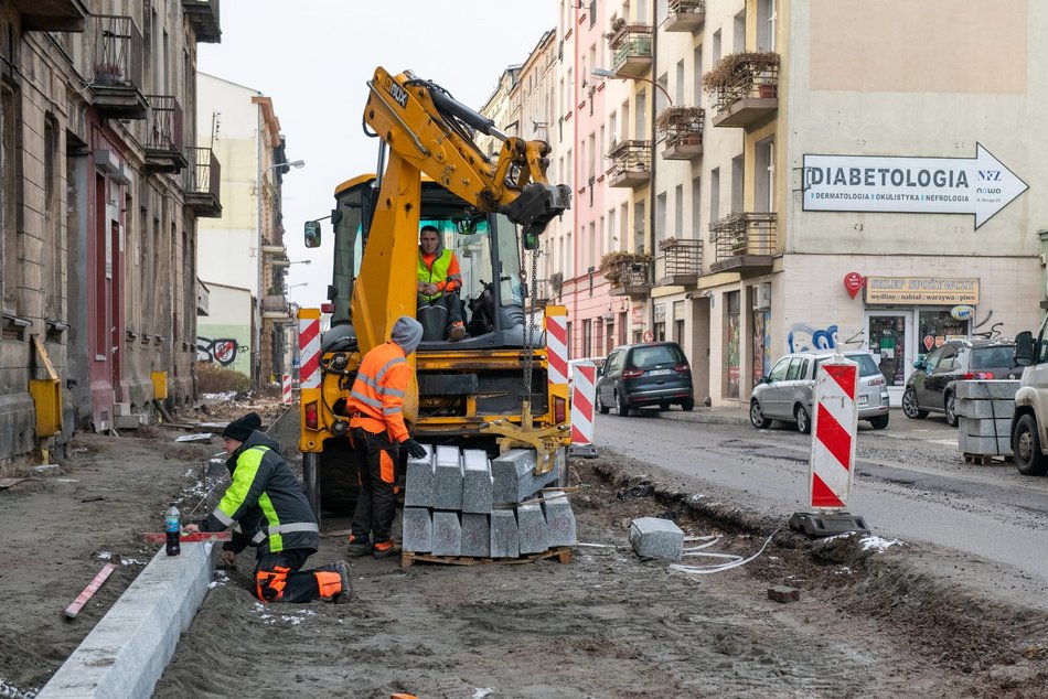 Struga w remoncie. Nowa jezdnia i chodniki od Żeligowskiego do Wólczańskiej