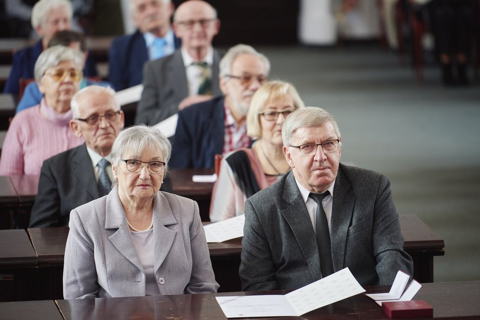 Uroczystość wręczenia medali z okazji długiego pożycia małżeńskiego