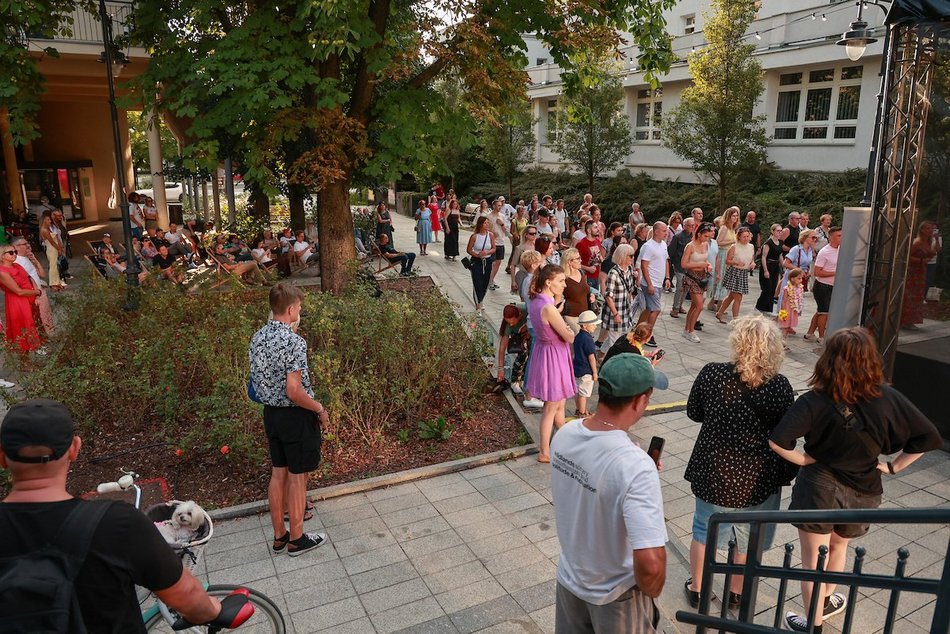 Łódź. Niedzielna potańcówka przy Piotrkowskiej. Taneczny wieczór łodzian