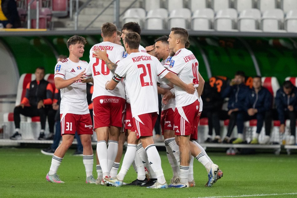 Łódź. Festiwal strzelecki w Pucharze Polski. ŁKS Łódź lepszy od Chrobrego Głogów