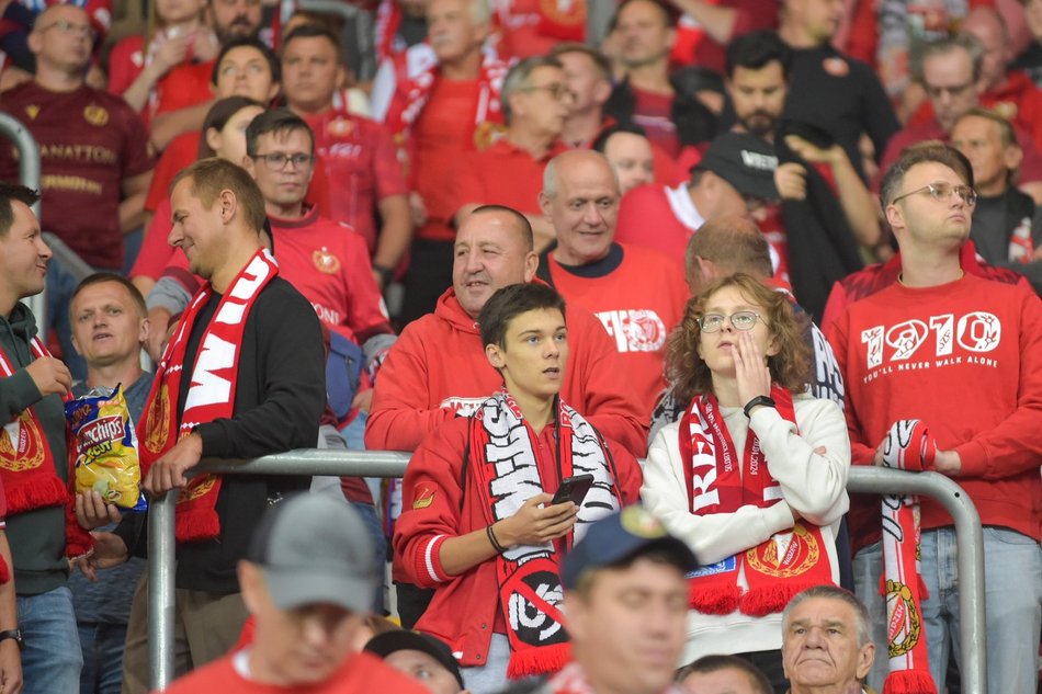 Kibice Widzewa Łódź z Pogonią Szczecin. Byłeś/aś tam? Znajdź się w galerii!