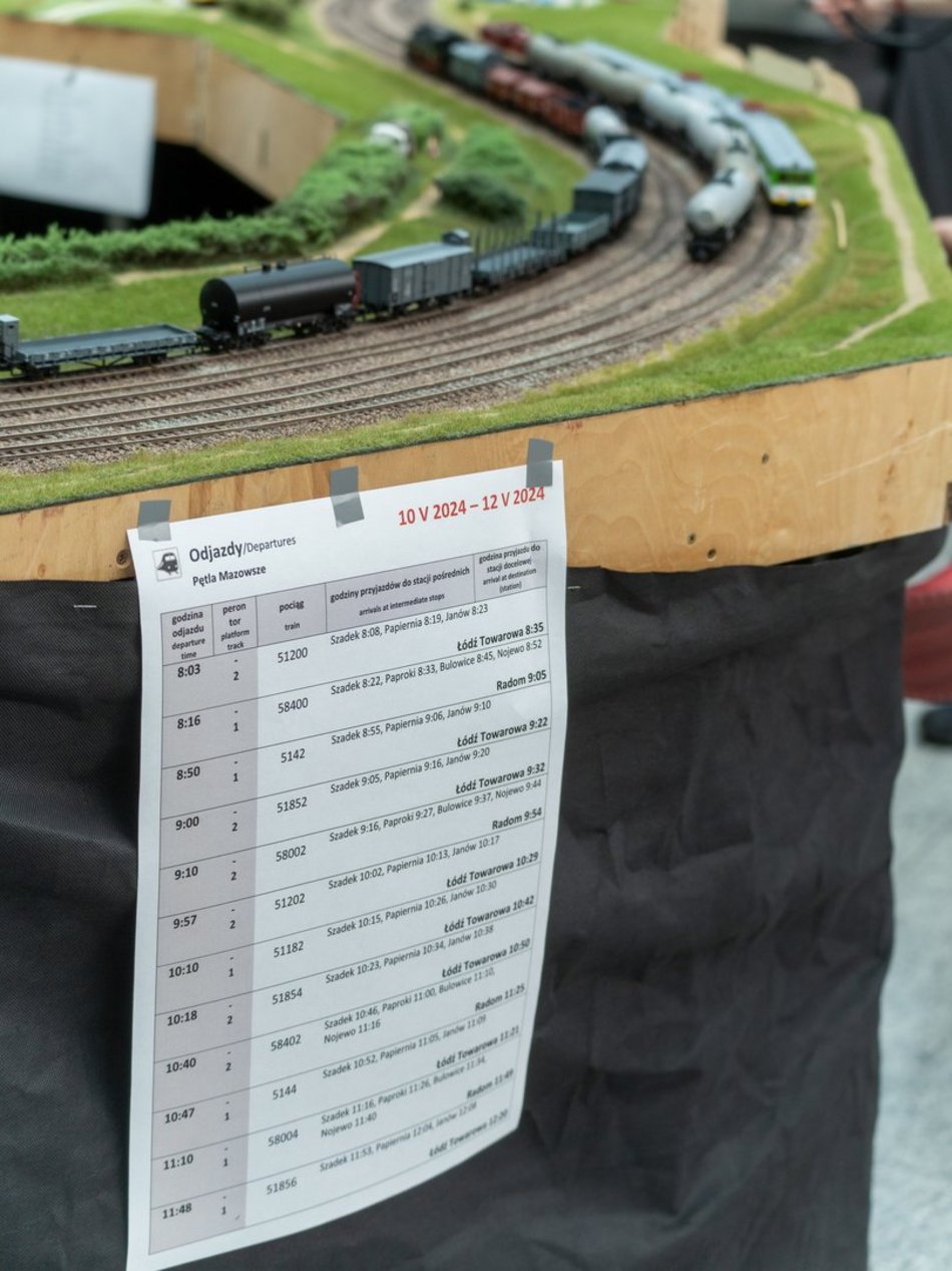 Wystawa makiet klejowych na dworcu Łódź Fabryczna