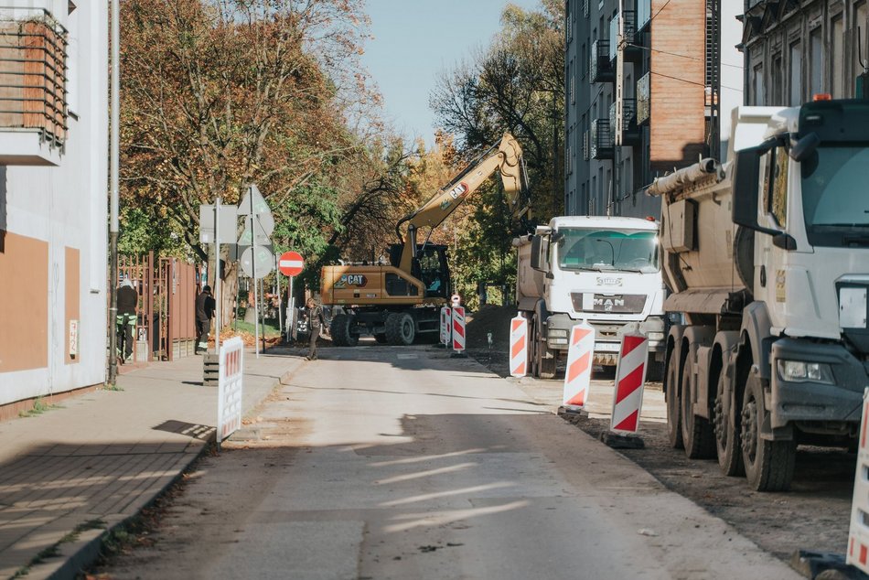 Remont Przędzalnianej w Łodzi nabrał tempa. Zerwali już połowę jezdni