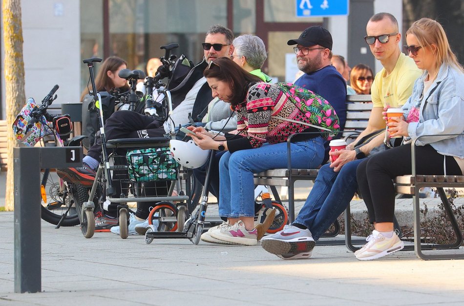 Łódź. Łódź budzi się do życia! Łodzianie i turyści tłumnie korzystają z pierwszych dni wiosny