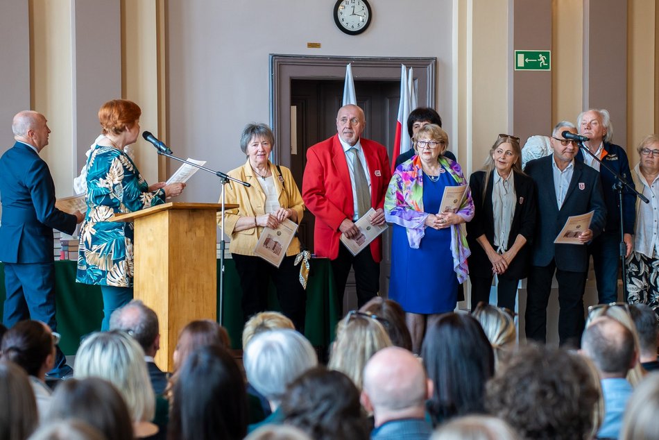Łódź. Zakończenie roku szkolnego w III Liceum Ogólnokształcącym w Łodzi