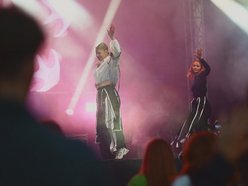 Sw@da x Niczos wystąpili na Great September 2025 w Łodzi. Koncert w pasażu Schillera