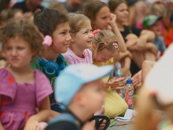 Łódź. Baśniowa Piotrkowska w Łodzi. Teatr Barnaby zapewnił dobrą zabawę całej rodzinie!