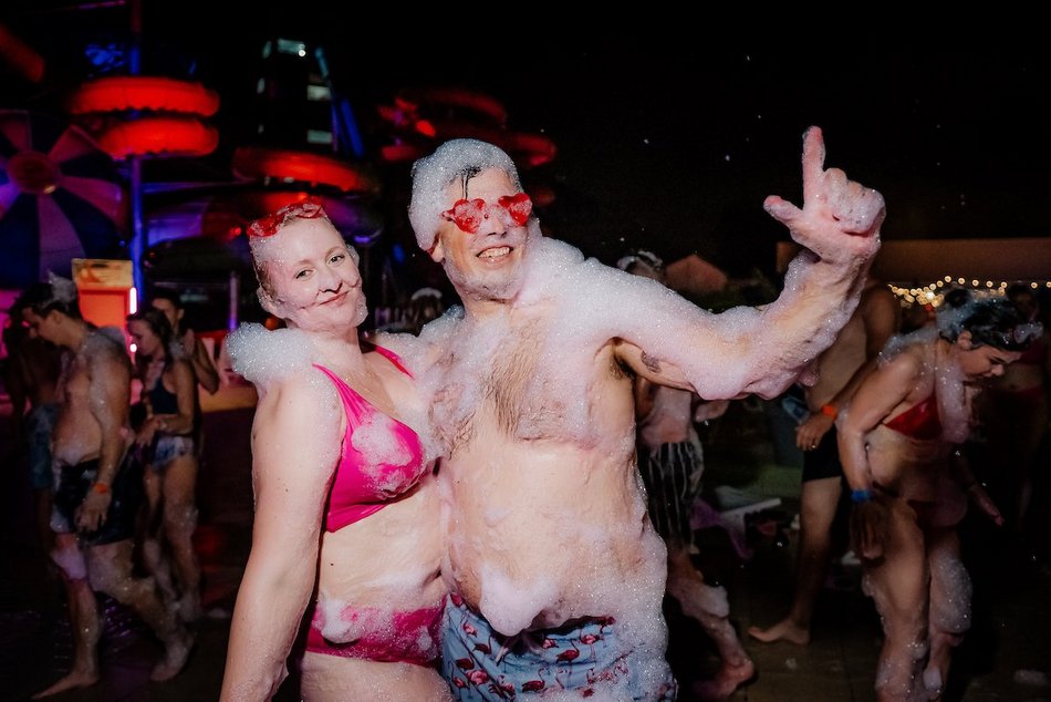 Łódź. Pink Party w Aquaparku Fala. To najbardziej różowa impreza w Łodzi