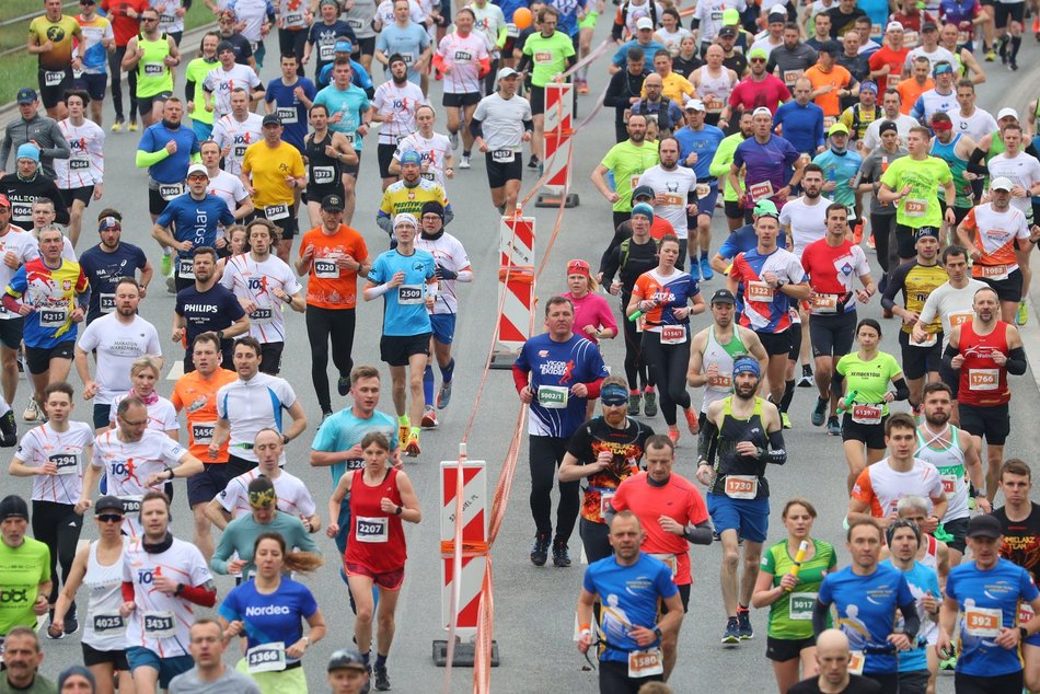 DOZ Maraton 2023. Brałeś udział w biegu? Znajdź się na zdjęciach!