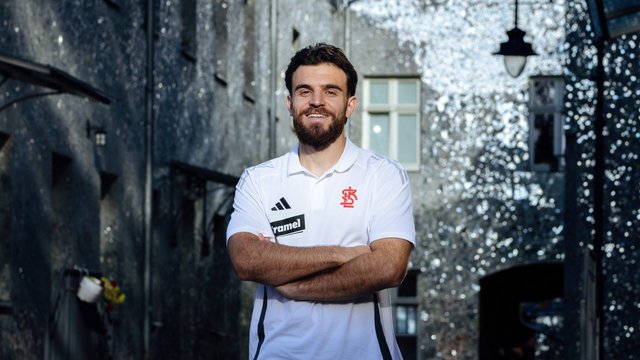 ŁKS Łódź zaskakuje transferem! Nowy pomocnik dołącza do klubu