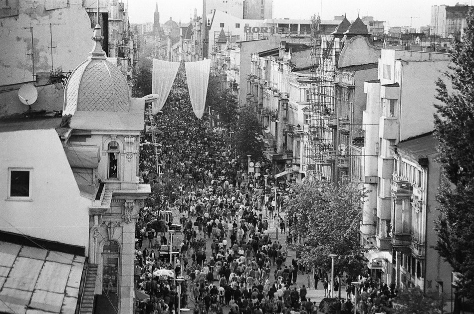 Łódzkie pochody pierwszomajowe. Specjalne platformy, flagi, hasła i dobrowolny przymus