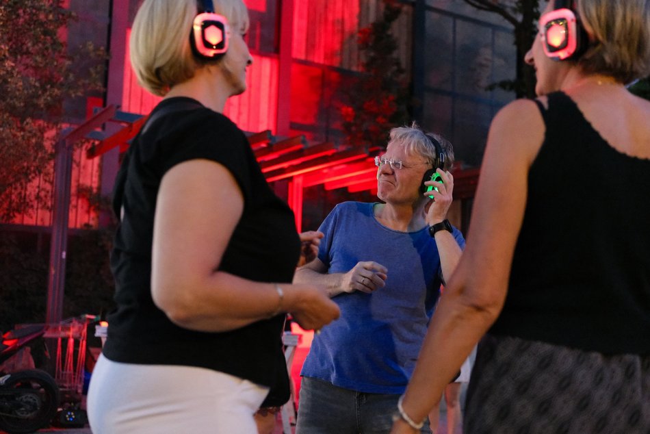 Łódź. Wakacje na Piotrkowskiej 2026 w Łodzi. Silent disco opanowało centrum!